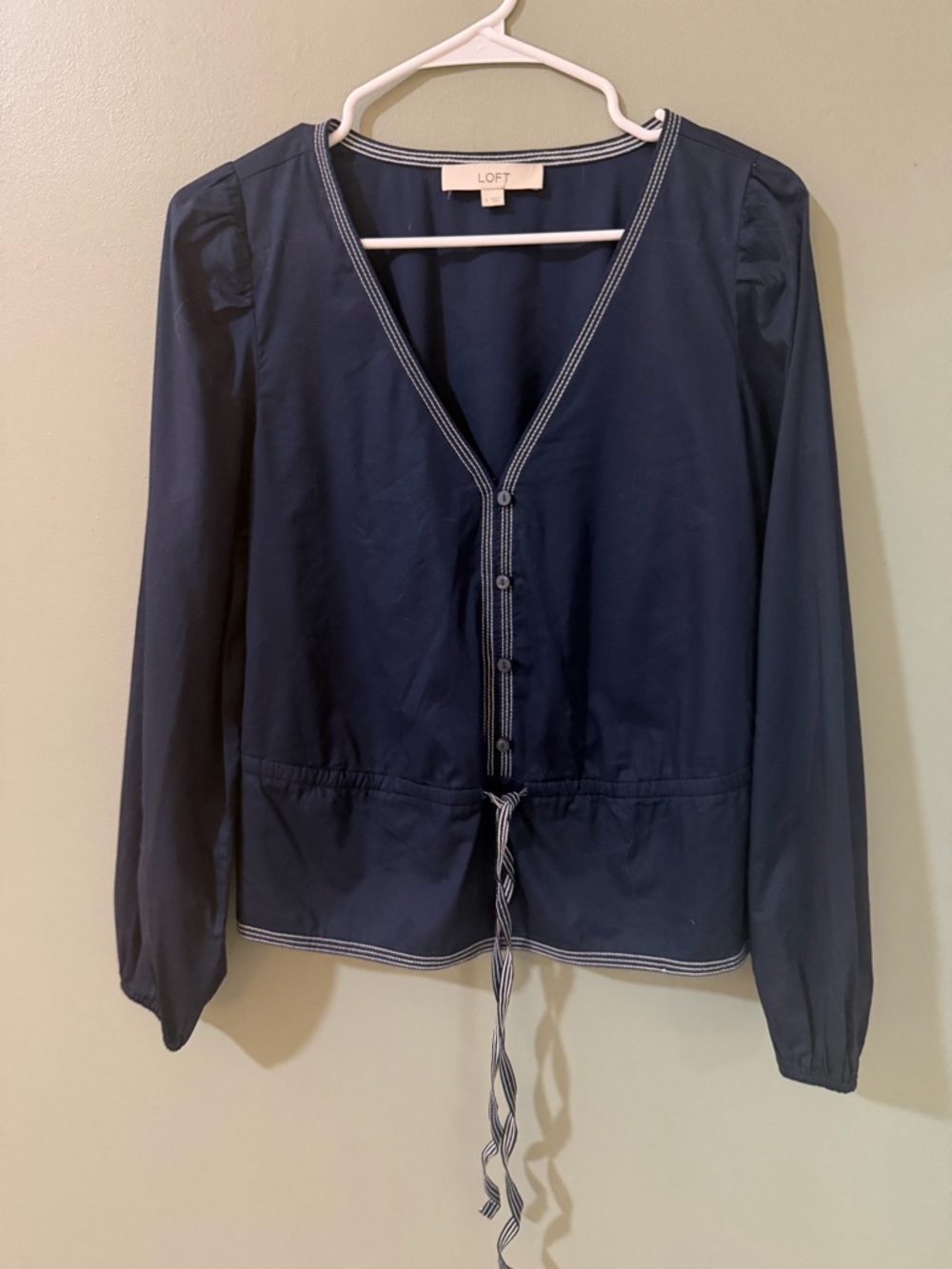 LOFT button-front blouse featuring white striped piping along the v-neck small